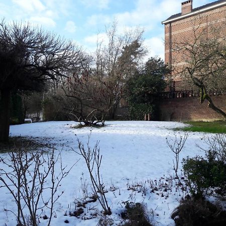 Un Grand Jardin En Ville. Chez Guy Uccle Esterno foto